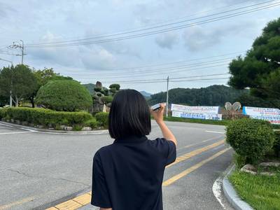 8월 《살아남는 중입니다》